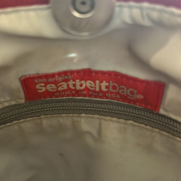 Seat Belt Purse - Picture 5 of 6